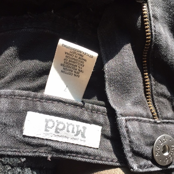 Ripped /distressed jeans - Picture 2 of 3